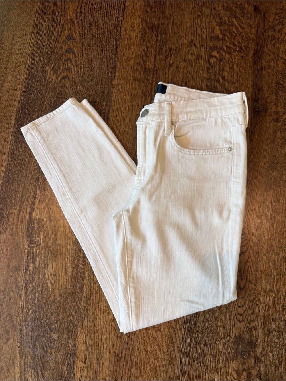 Vince White Denim Jeans with Branded Button